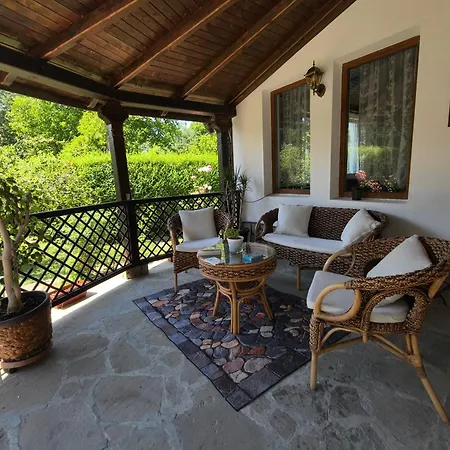Marina - Private With Heated Pool - Bbq - Mountain View And Direct Access To Forest And River - Sleeps 10 *