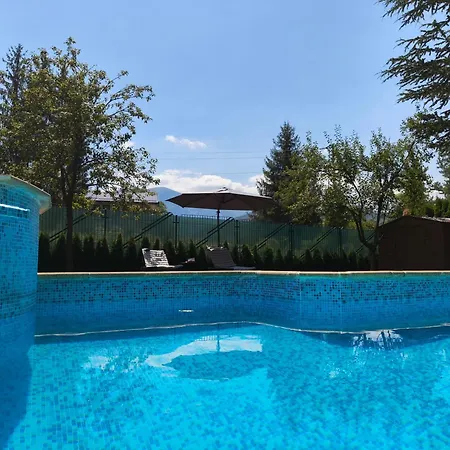 Marina - Private With Heated Pool - Bbq - Mountain View And Direct Access To Forest And River - Sleeps 10 Villa *