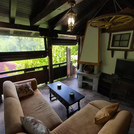 Marina - Private With Heated Pool - Bbq - Mountain View And Direct Access To Forest And River - Sleeps 10 *