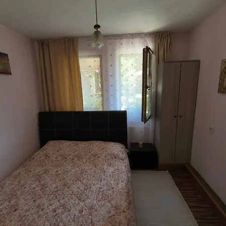 Villa Marina - Private With Heated Pool - Bbq - Mountain View And Direct Access To Forest And River - Sleeps 10 *