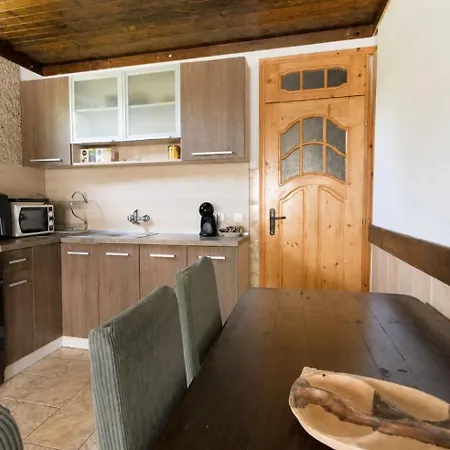 Marina - Private With Heated Pool - Bbq - Mountain View And Direct Access To Forest And River - Sleeps 10 *